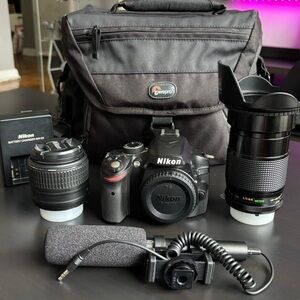 Nikon D3200 Black Camera Set with Accessories